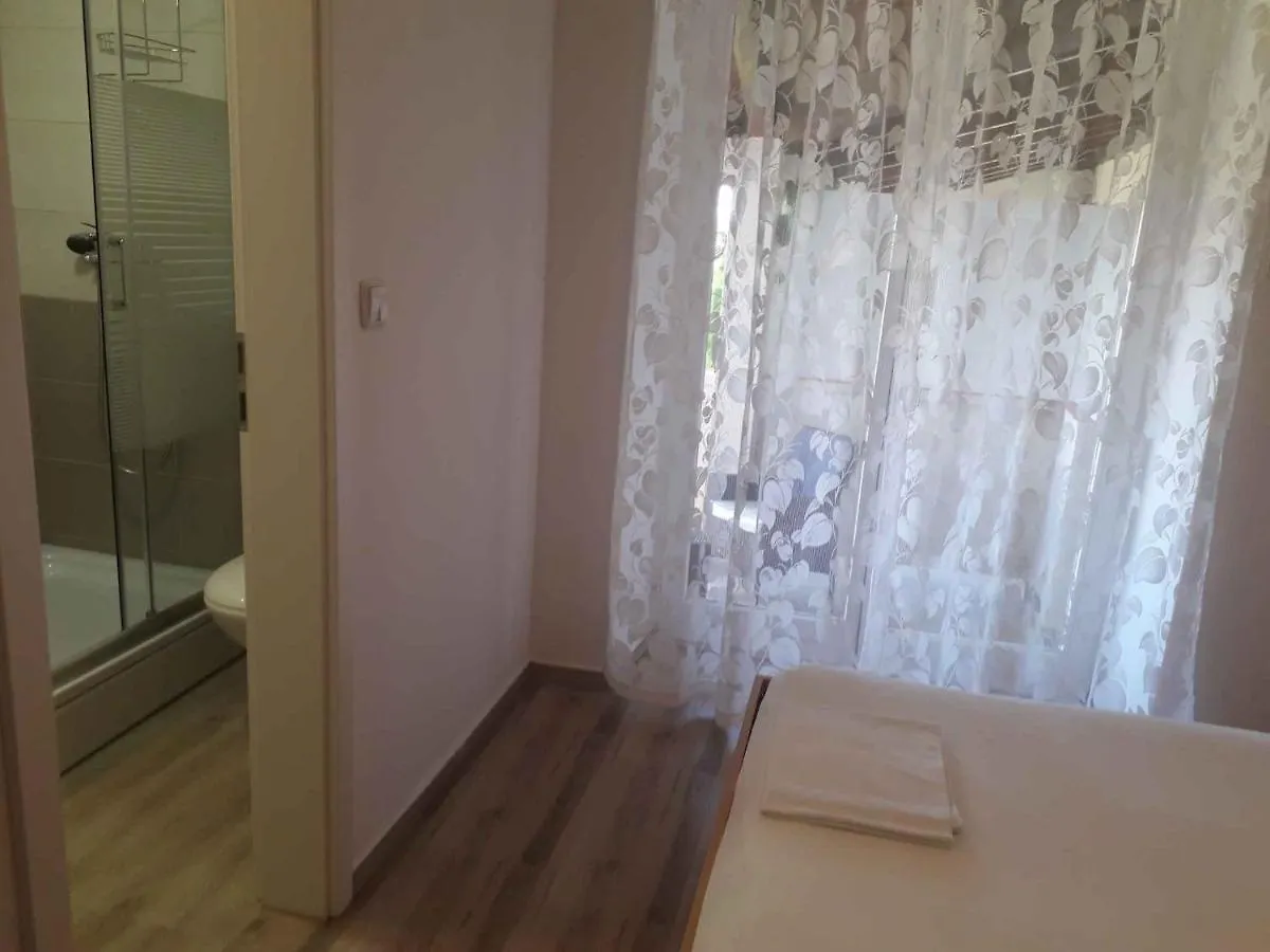 Apartment In Lopar With Two-Bedrooms 2 Croatia
