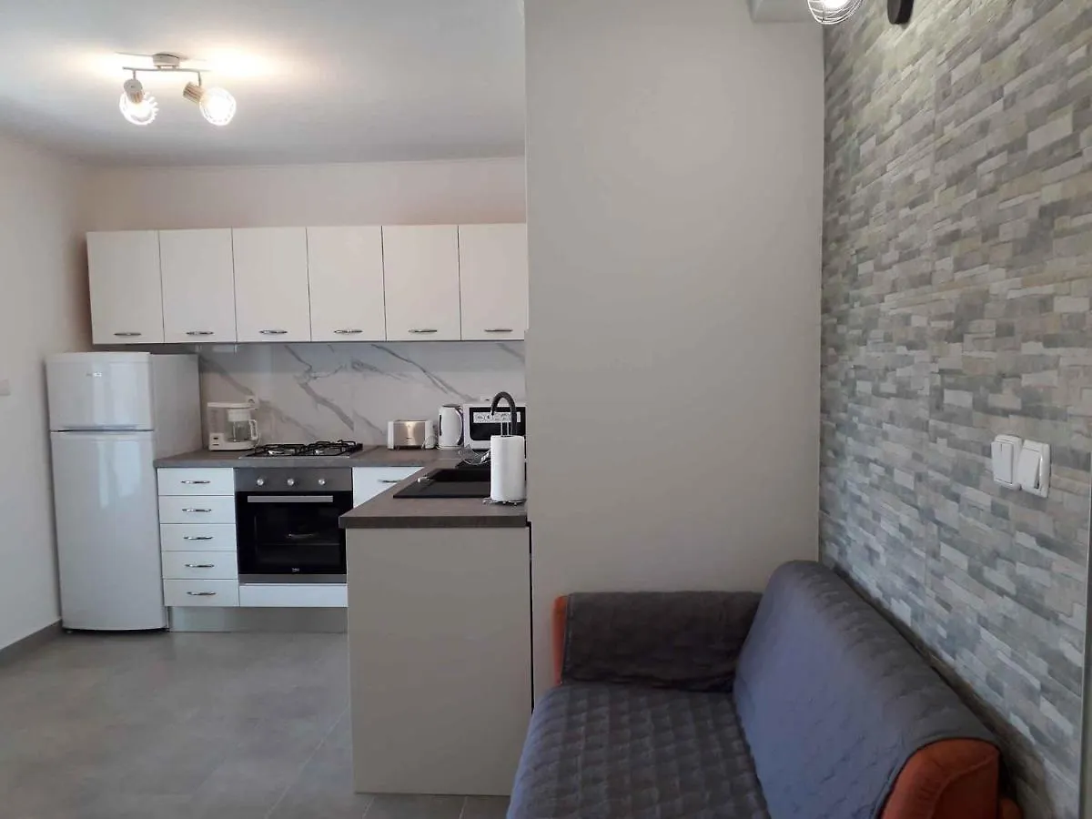 Apartment In Lopar With Two-Bedrooms 2 0*,