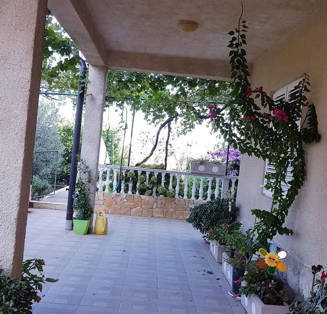 Apartment In Lopar With Two-Bedrooms 2