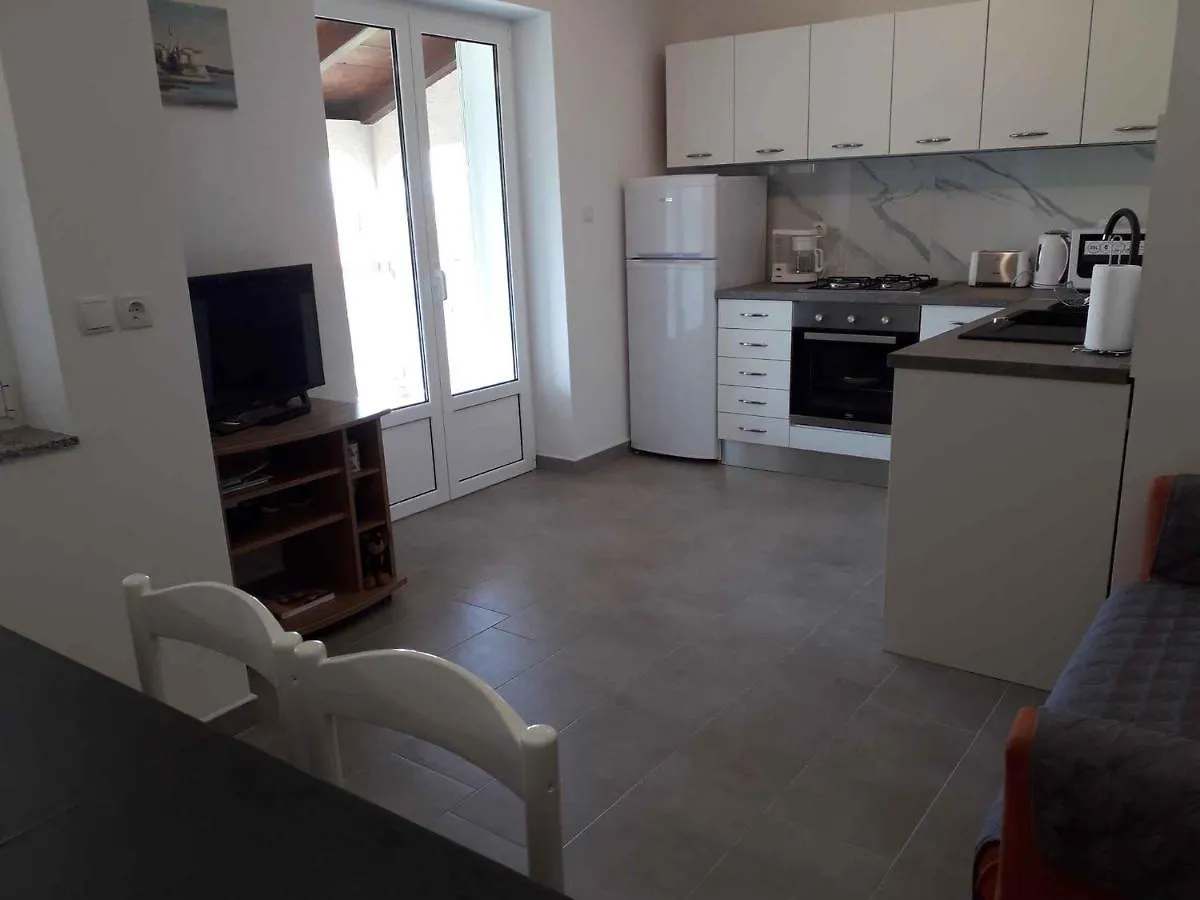 Apartment In Lopar With Two-Bedrooms 2